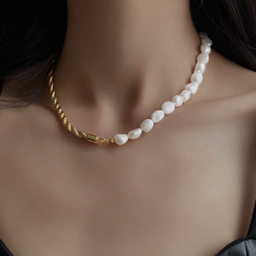 Colar com Pérolas Naturais Banhado a Ouro 18k | BELLORIE