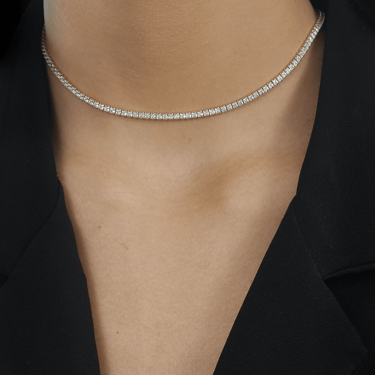 Choker em Ouro 24K Riviera com Pedras Brancas – Bellorie