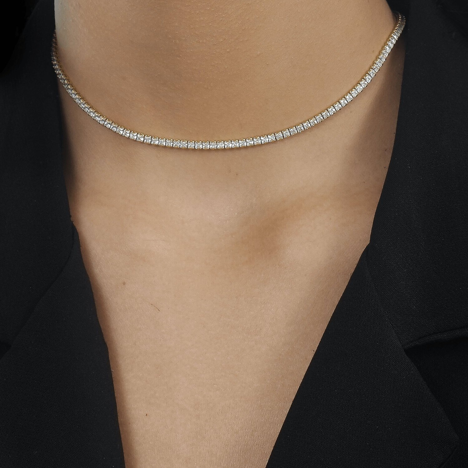 Choker em Ouro 24K Riviera com Pedras Brancas – Bellorie