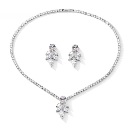 Conjunto Colar e Brincos Flor Cravejado com Zircônia | BELLORIE