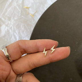Brinco Delicado Raio com Zircônia | BELLORIE