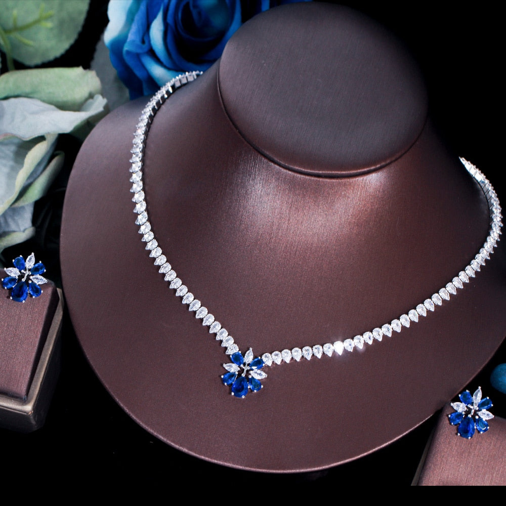 Conjunto Colar e Brincos Pingente Flor | BELLORIE