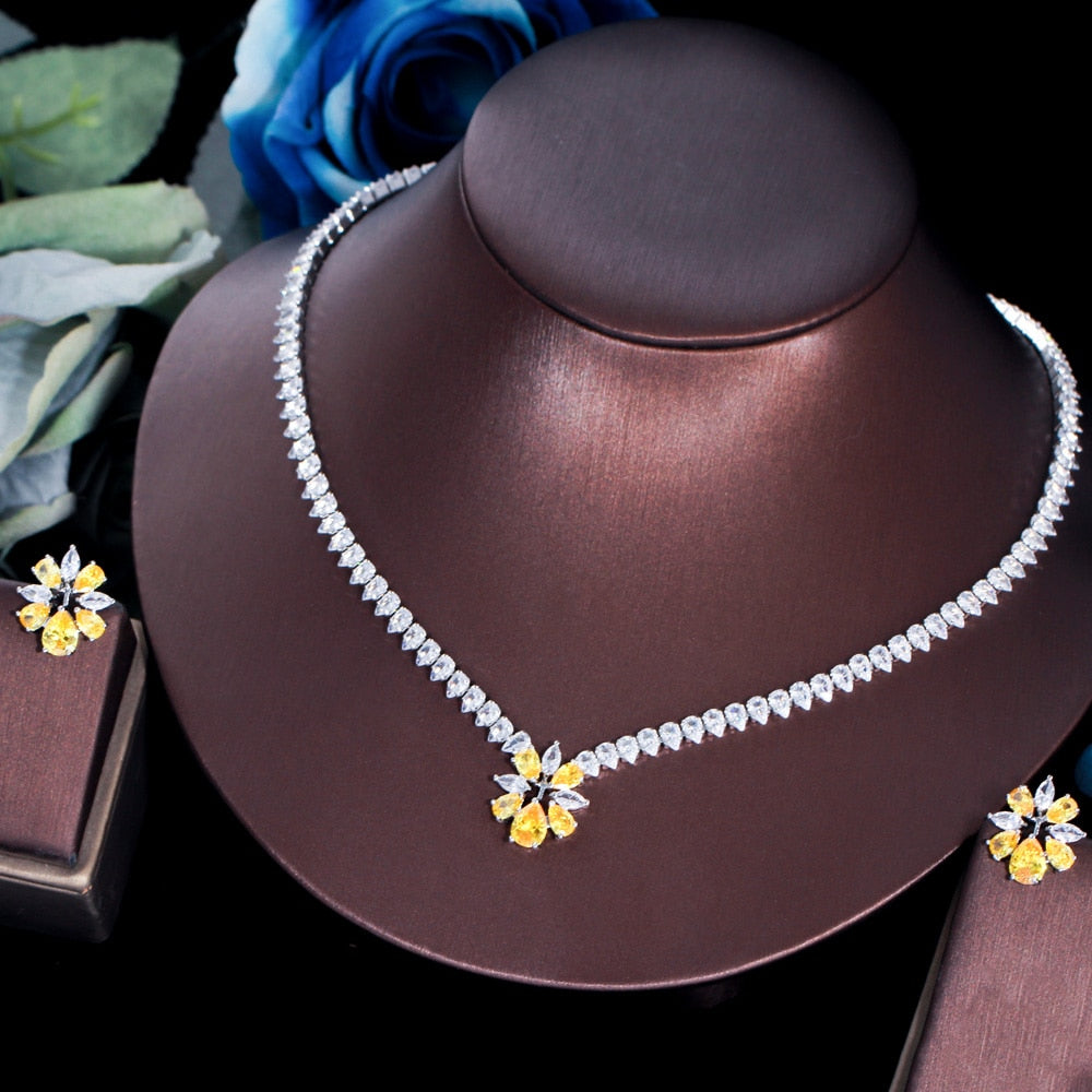 Conjunto Colar e Brincos Pingente Flor | BELLORIE