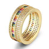 Anel Dourado Cravejado com Cristais de Zircônia | BELLORIE