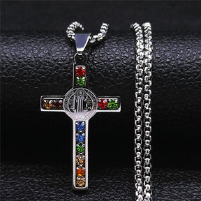 Corrente com Pingente Crucifixo com Pedras | BELLORIE