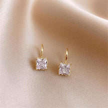 Brinco com Pingente de Cristal | BELLORIE