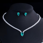 Conjunto de Colar e Brinco com Cristais de Zircônia Verde | BELLORIE