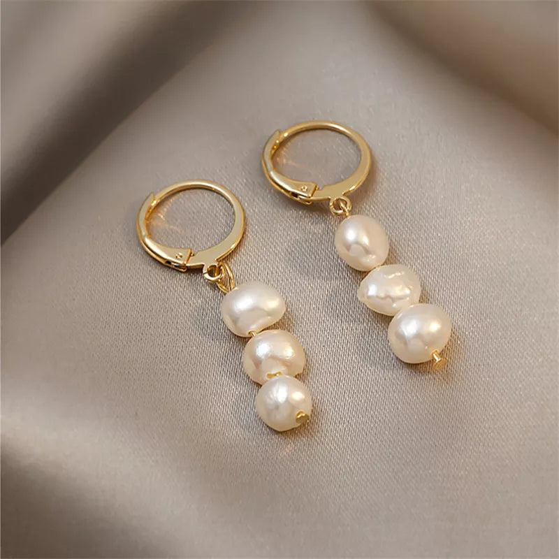 Brinco Longo com Pérolas de Água Doce | BELLORIE