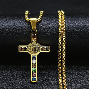 Corrente com Pingente Crucifixo com Pedras | BELLORIE