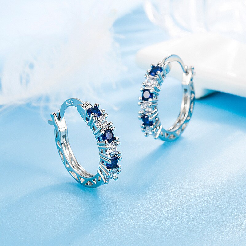 Brinco Argola de Zircônia Azul e Branca | BELLORIE