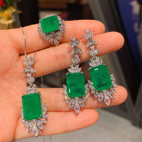 Conjunto Realeza Colar Brincos e Anel de Esmeralda | BELLORIE