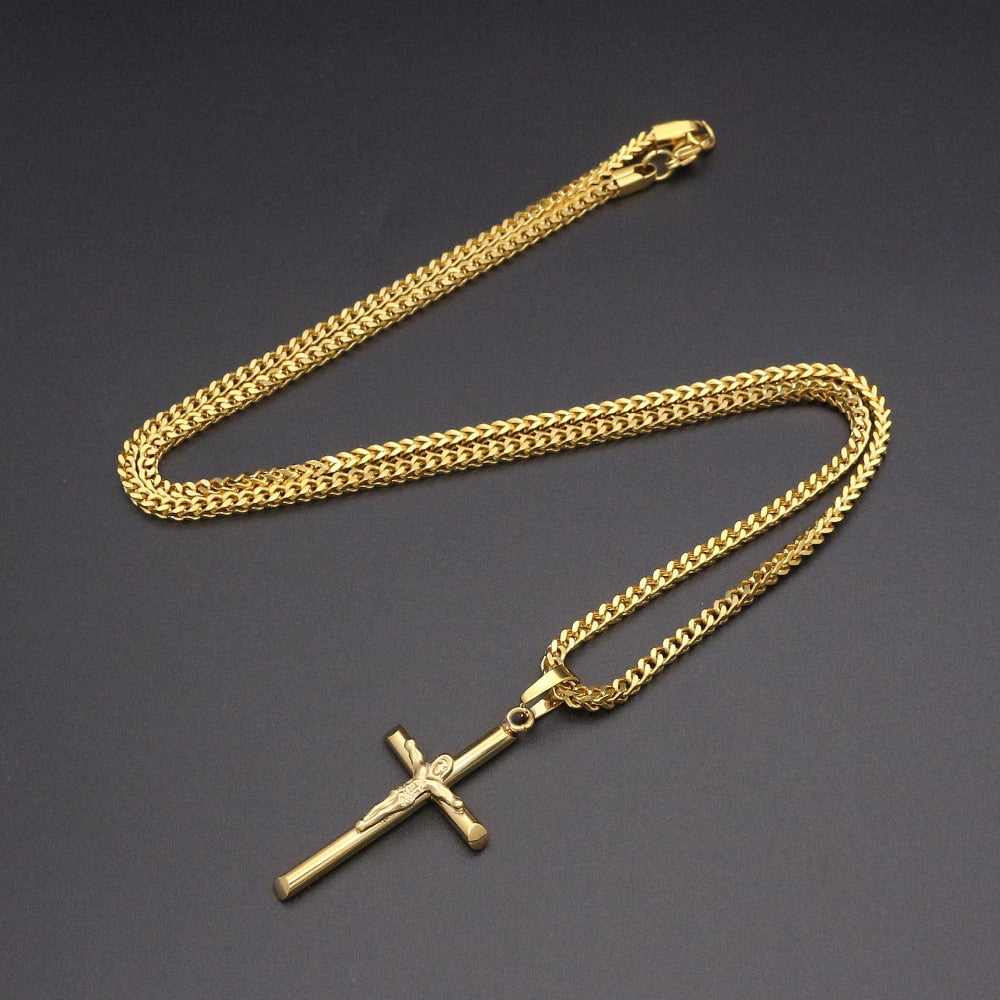 Corrente com Crucifixo Banhado a Ouro 18K | BELLORIE