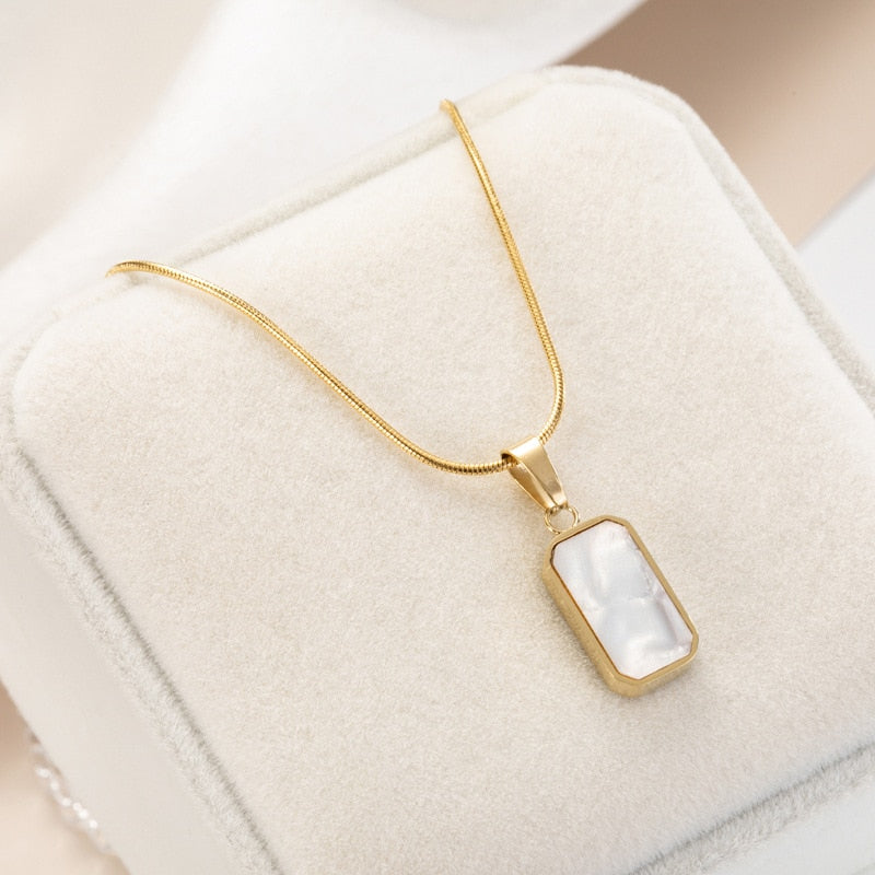 Colar Banhado a Ouro 18k Pingente Concha | BELLORIE