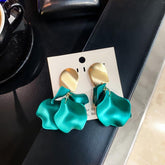 Brinco Luxury Dourado com Pétalas | BELLORIE