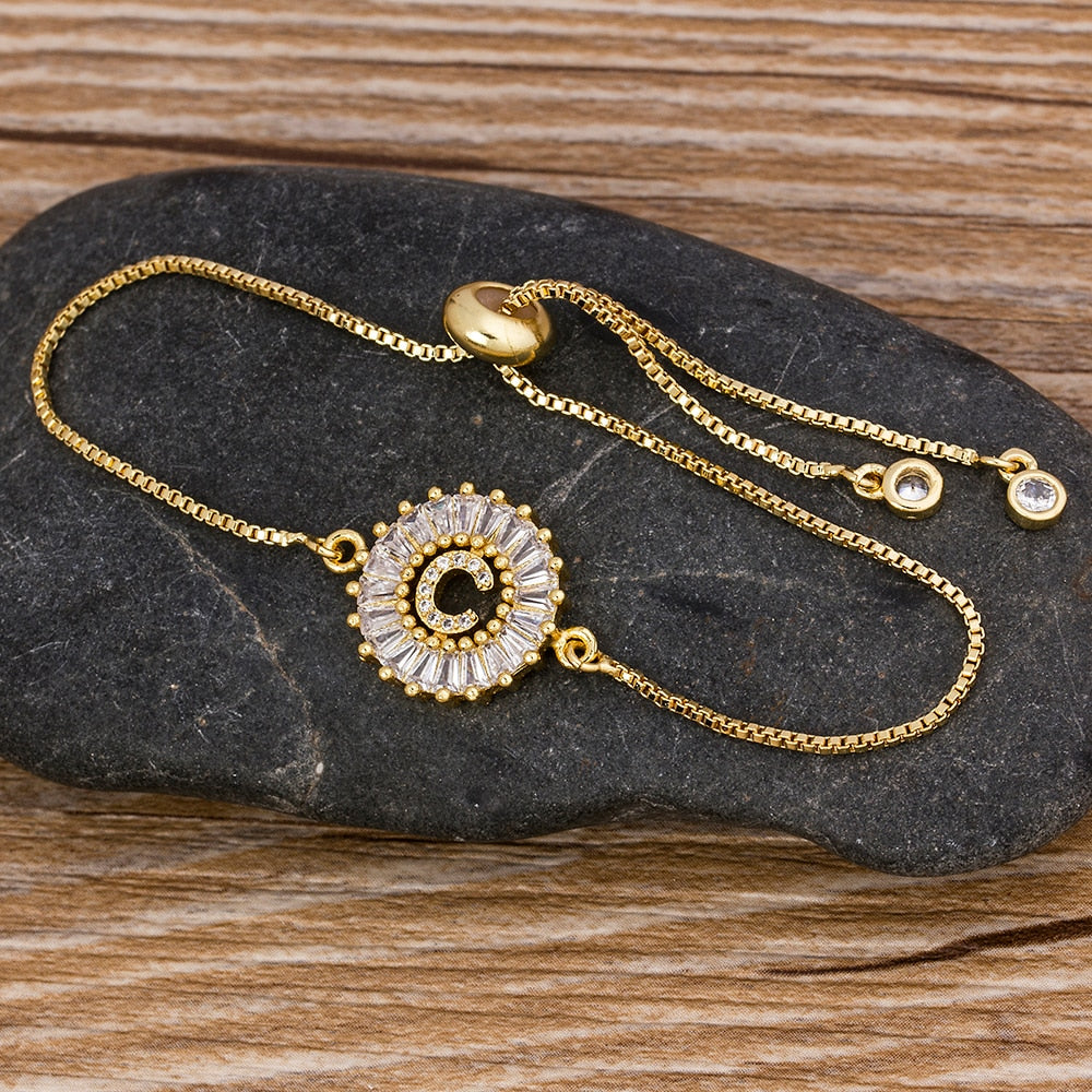 Pulseira Inicial Letra com Zircônia | BELLORIE