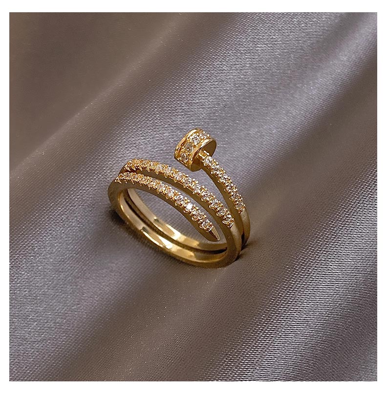 Anel Fashion Ajustável Banhado a Ouro Cristais de Zircônia | BELLORIE