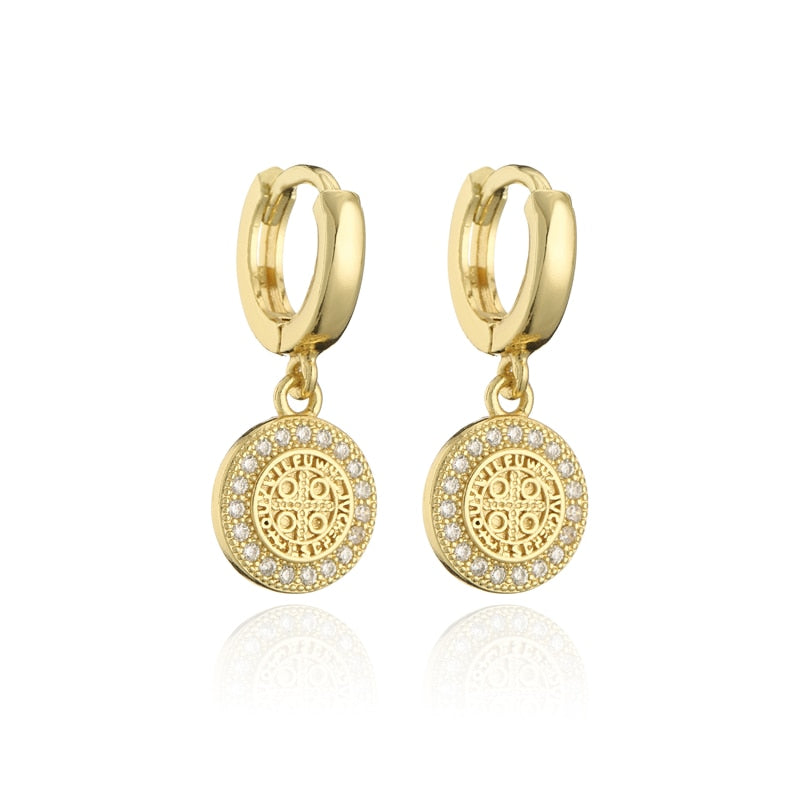 Brinco Dourado com Pingente Banhado a Ouro 18k | BELLORIE