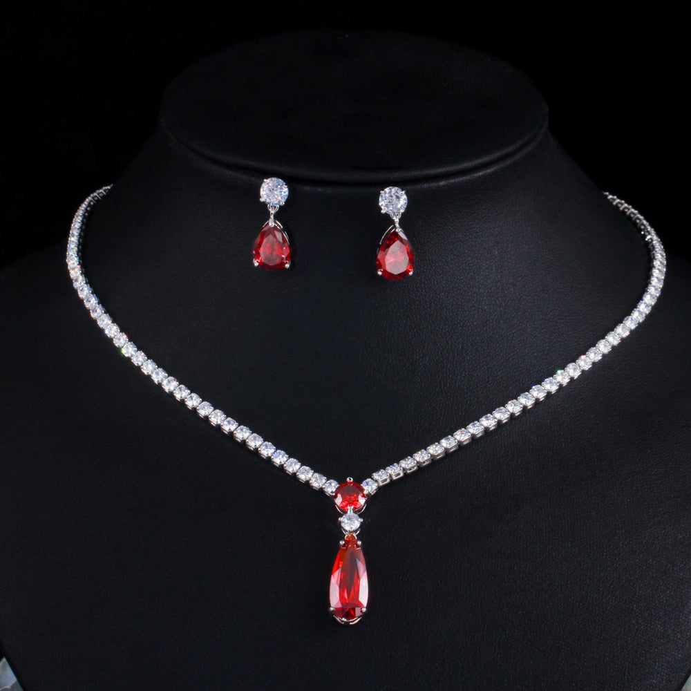 Conjunto Colar e Brincos Pingente Gota | BELLORIE