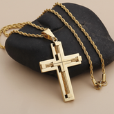 Corrente com Crucifixo Banhado a Ouro 18k - Royal Blink | BELLORIE