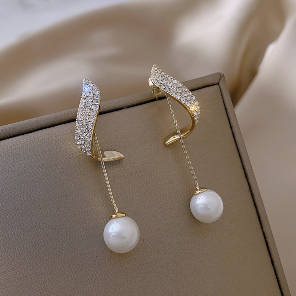 Brinco Cascata com Perola Banhado a Ouro 18k | BELLORIE
