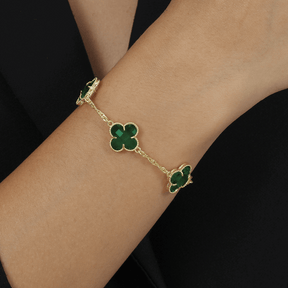 Pulseira em Ouro 24K Trevos com Zircônia Verde – Bellorie