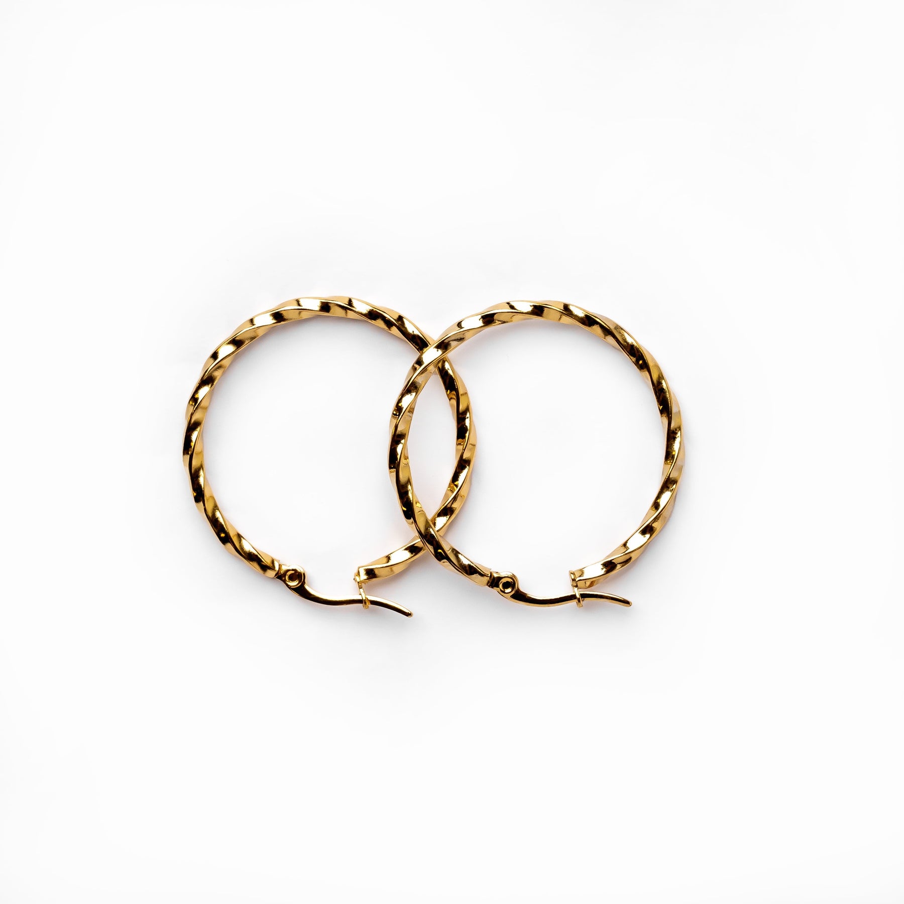 Brinco Argola Zuri Banhado a Ouro 18K | BELLORIE