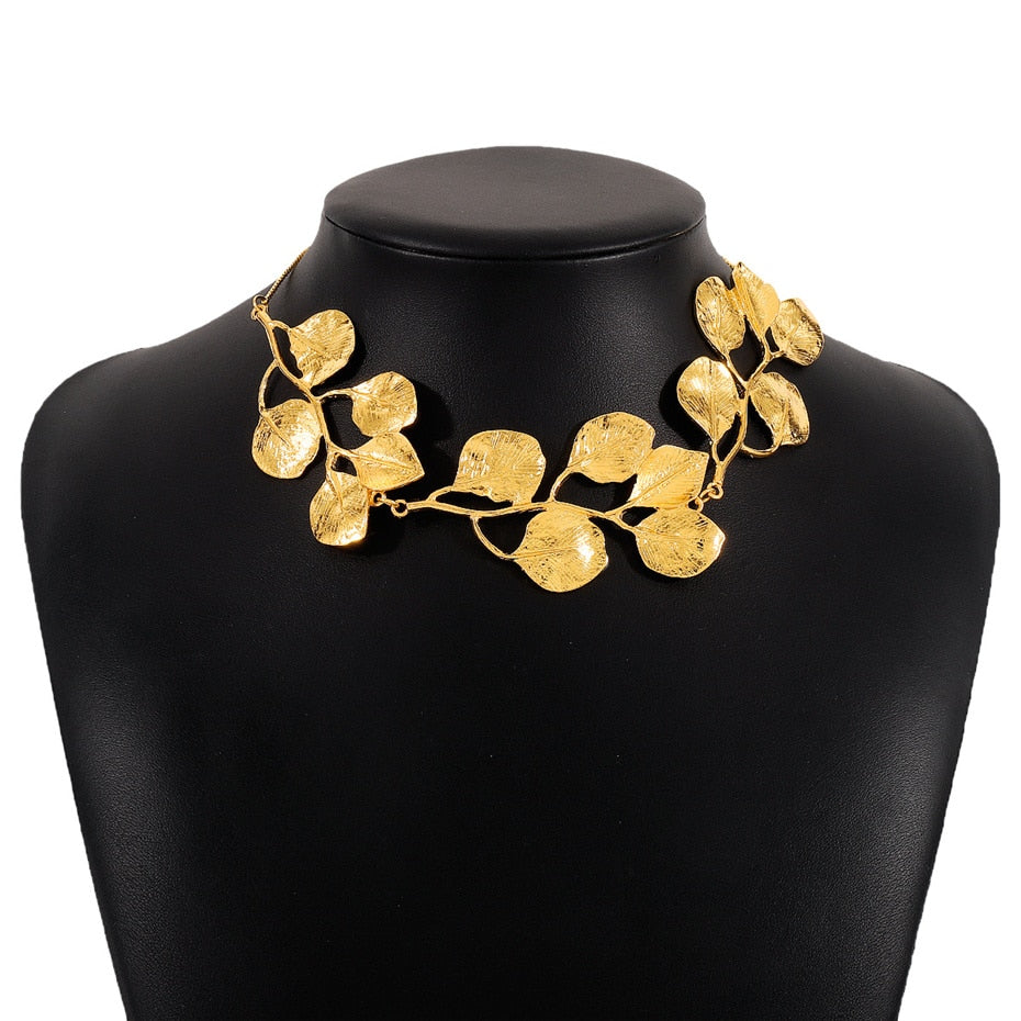 Colar Folhas Vintage | BELLORIE