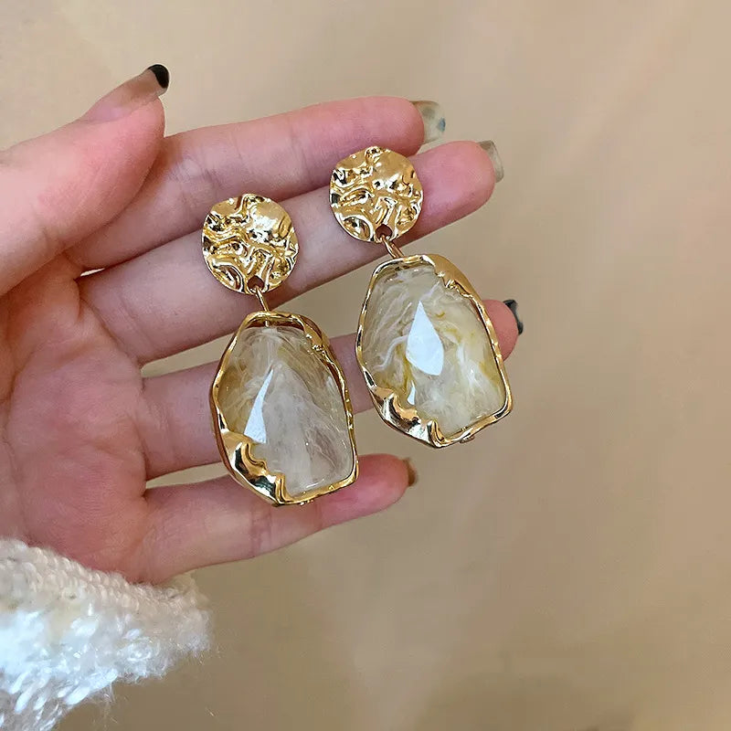 Brinco Vintage Dourado | BELLORIE