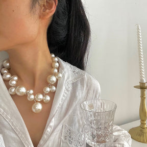 Colar Clavícula com Pérolas | BELLORIE
