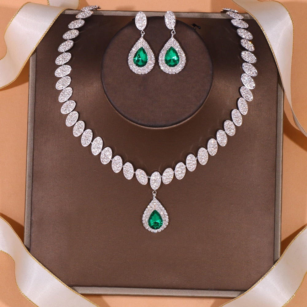 Conjunto Colar e Brinco Gota Cravejado | BELLORIE