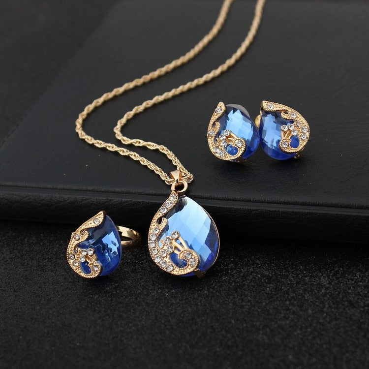 Conjunto Colar Brincos e Anel Gota com Cristais | BELLORIE