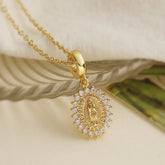 Colar com Pingente Virgem Maria | BELLORIE