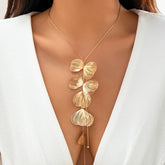 Colar Longo Dourado Pétalas | BELLORIE