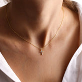 Colar com Pingente Cruz Cravejado | BELLORIE