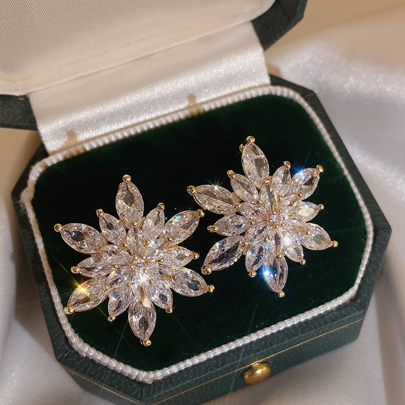 Brinco Flor de Cristais de Zircônia | BELLORIE