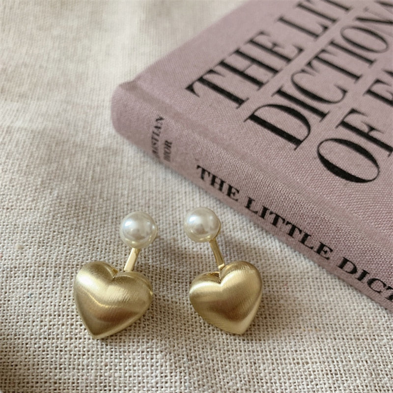 Brinco Dourado Coração com Pérola | BELLORIE