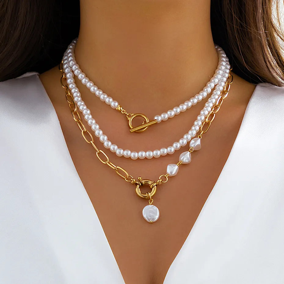 Colar Triplo Dourado com Pérolas | BELLORIE