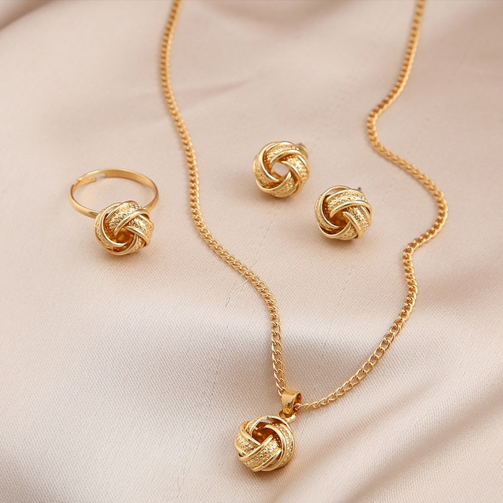 Conjunto Colar Anel e Brincos Torcidos | BELLORIE