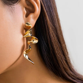 Brinco em Espiral Irregular Moderno | BELLORIE