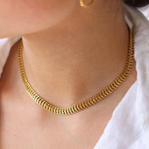 Colar Dourado Charme Banhado a Ouro 18k | BELLORIE