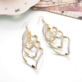 Brinco Dourado Estendido Luxury | BELLORIE