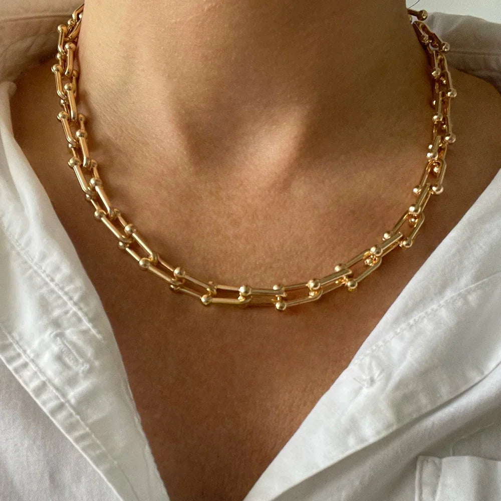 Colar em Elos Banhado a Ouro | BELLORIE