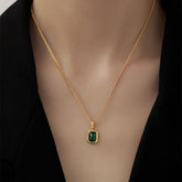 Colar com Pingente de Zircônia Verde | BELLORIE