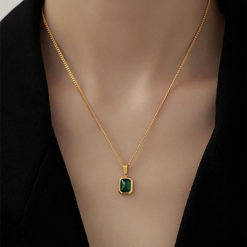 Colar com Pingente de Zircônia Verde | BELLORIE