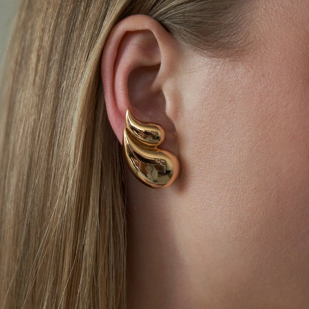 Brinco Dourado Gota Dupla | BELLORIE