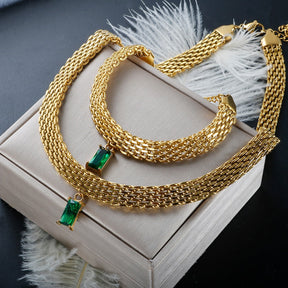 Conjunto Colar e Pulseira de Malha Dourada Pingente de Zircônia | BELLORIE