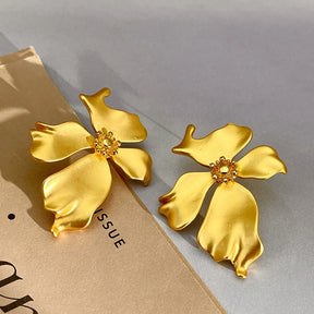Brinco Flor Banhado a Ouro 18k | BELLORIE