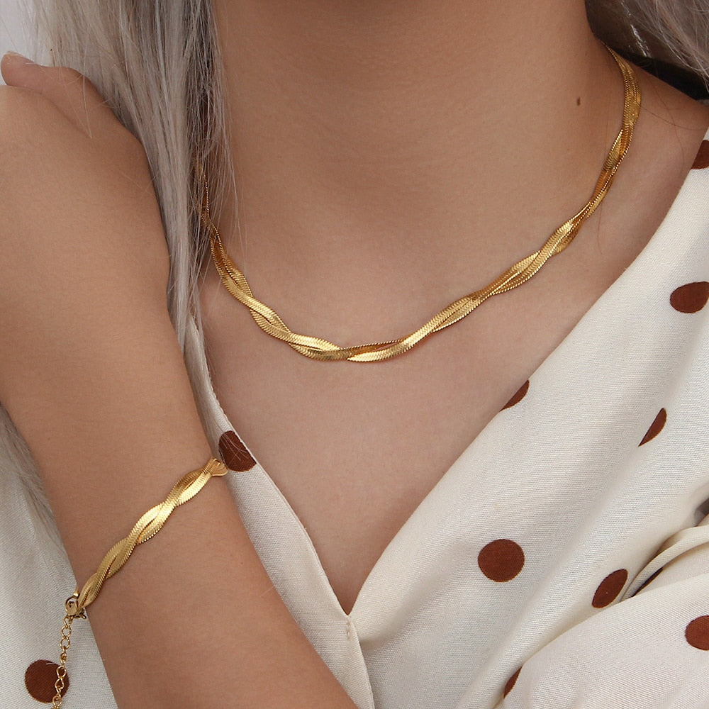 Conjunto Trançado Colar e Pulseira Banhados a Ouro 18k | BELLORIE