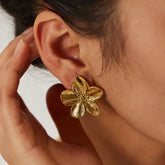 Brinco Flor Dourada Luxe | BELLORIE