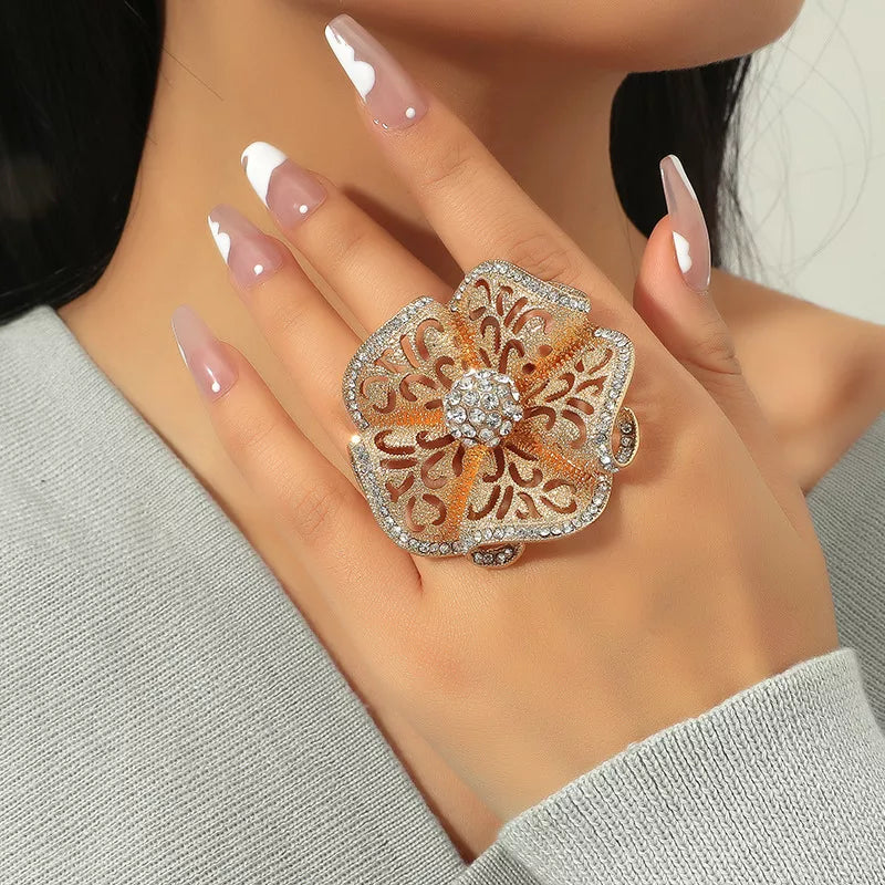 Anel Flor com Zircônia Ajustável | BELLORIE